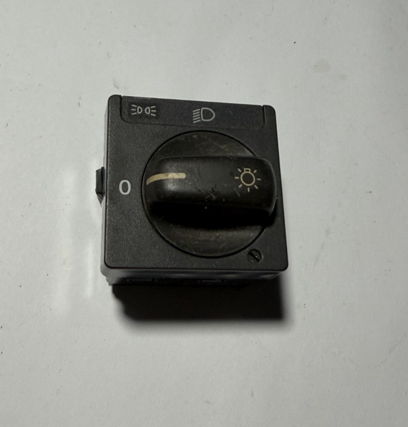 Headlight Headlight Lamp Control Button 8601773 fits 98-02 Volvo C70 S70 V70