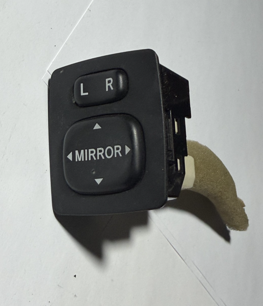 2010-2021 Toyota 4Runner Outer Side Wing Mirror Control Switch 183574