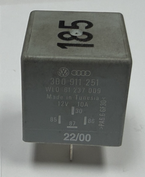 1999-2003 Volkswagen Beetle 1.8L Starter Relay 12V 10A OEM 3B0911251 Gray