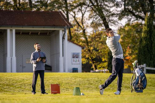 Golf training off course