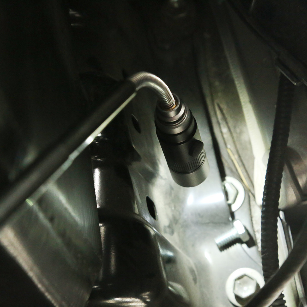 reNew Rechargeable Telescopic Work Flashlight