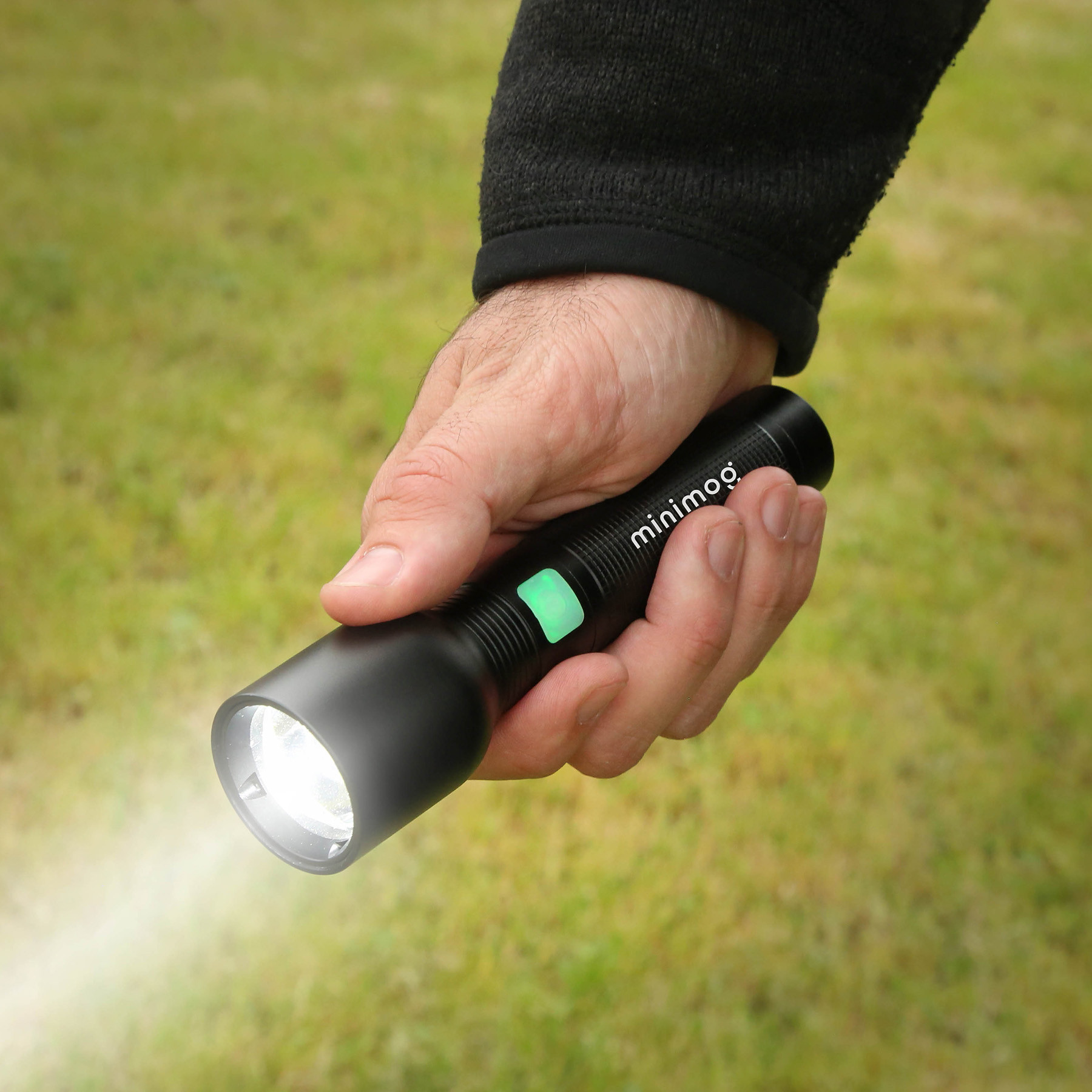 reNew Extreme Rechargeable Zoom Flashlight - HPG Brands