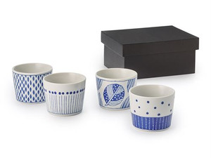 Cup Set “Kinu”
Japanese porcelain,
4 assorted, in gift box
H. 2.7 inches (6.8 cm)
Ø 3.2 inches (8.2 cm)
content 5.7 fl. oz. (0.17 l) Cup Set “Kinu”
Japanese porcelain,
4 assorted, in gift box
H. 2.7 inches (6.8 cm)
Ø 3.2 inches (8.2 cm)
content 5.7 fl. oz. (0.17 l)