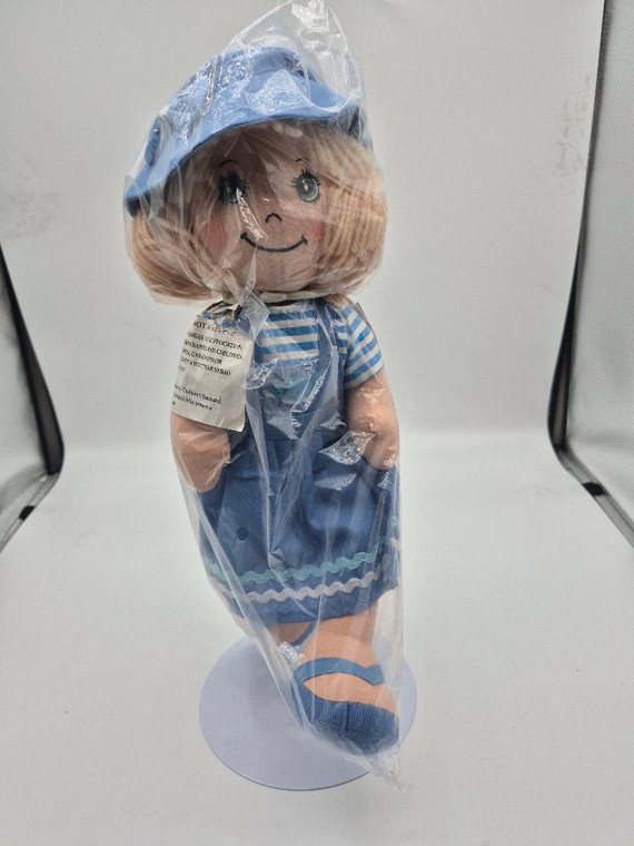 Apple Dumplin' Cloth 14" Doll by Delton Blonde Blue Fisher


: She's ready to sit on your bed and is as cute as a button. A perfect tea party companion!
She's just waiting to be invited to Tea!