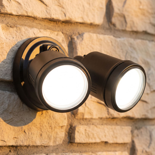 22W Spotlight 1500lm IP44 4200K 95mm Black