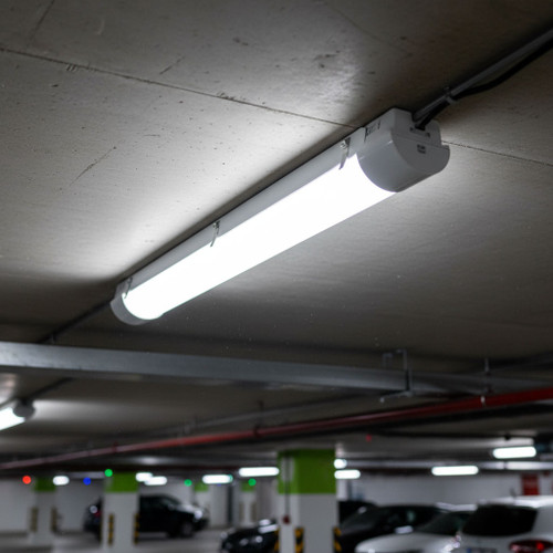 White LED Batten 10/20W 2000lm IP20 Tri Colour 0.6m