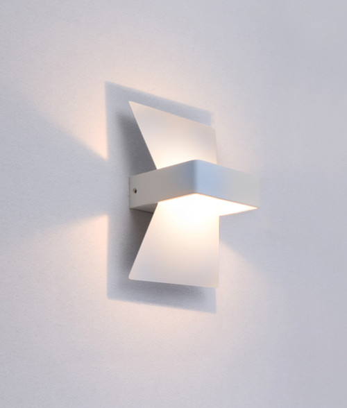 Charming LED Refined Interior Wall Light Iron Alum