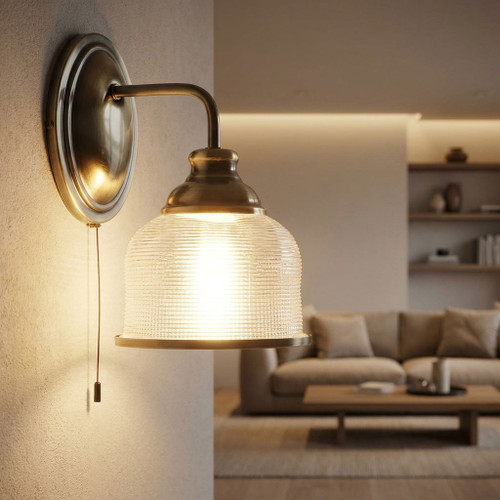 Textured Glass Shade Wall Light With Antique Brass Metalwork E27 60W
