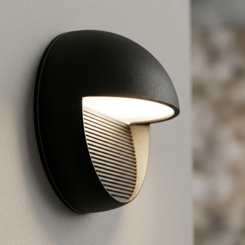 Contemporary Round LED Wall Light Black