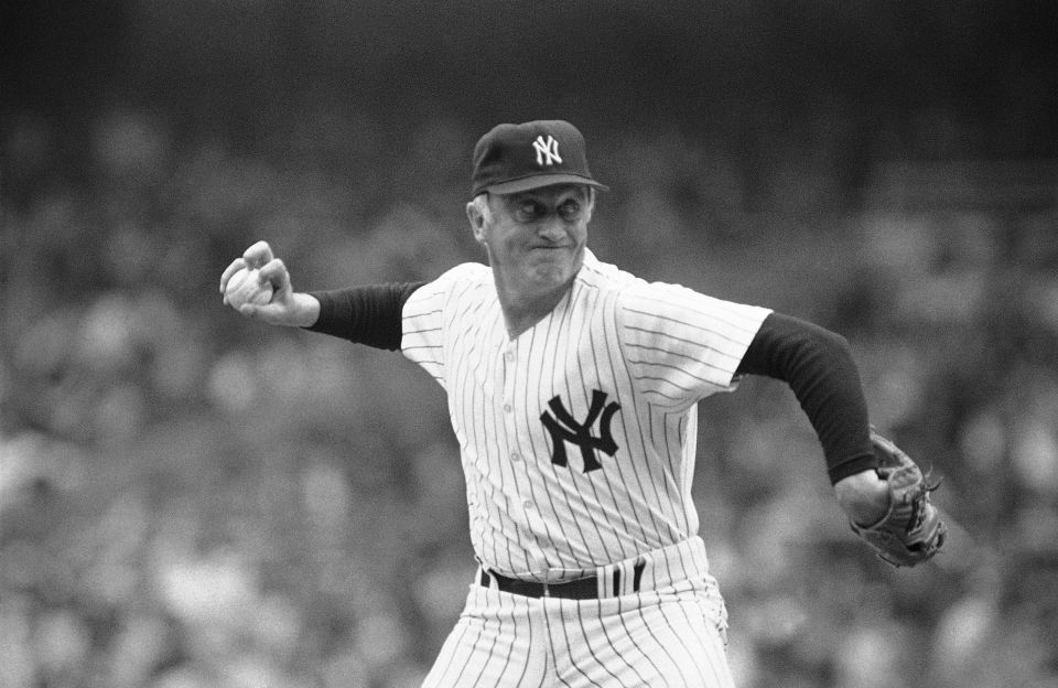 Pitcher Joe Niekro of the Houston Astros pitches against the