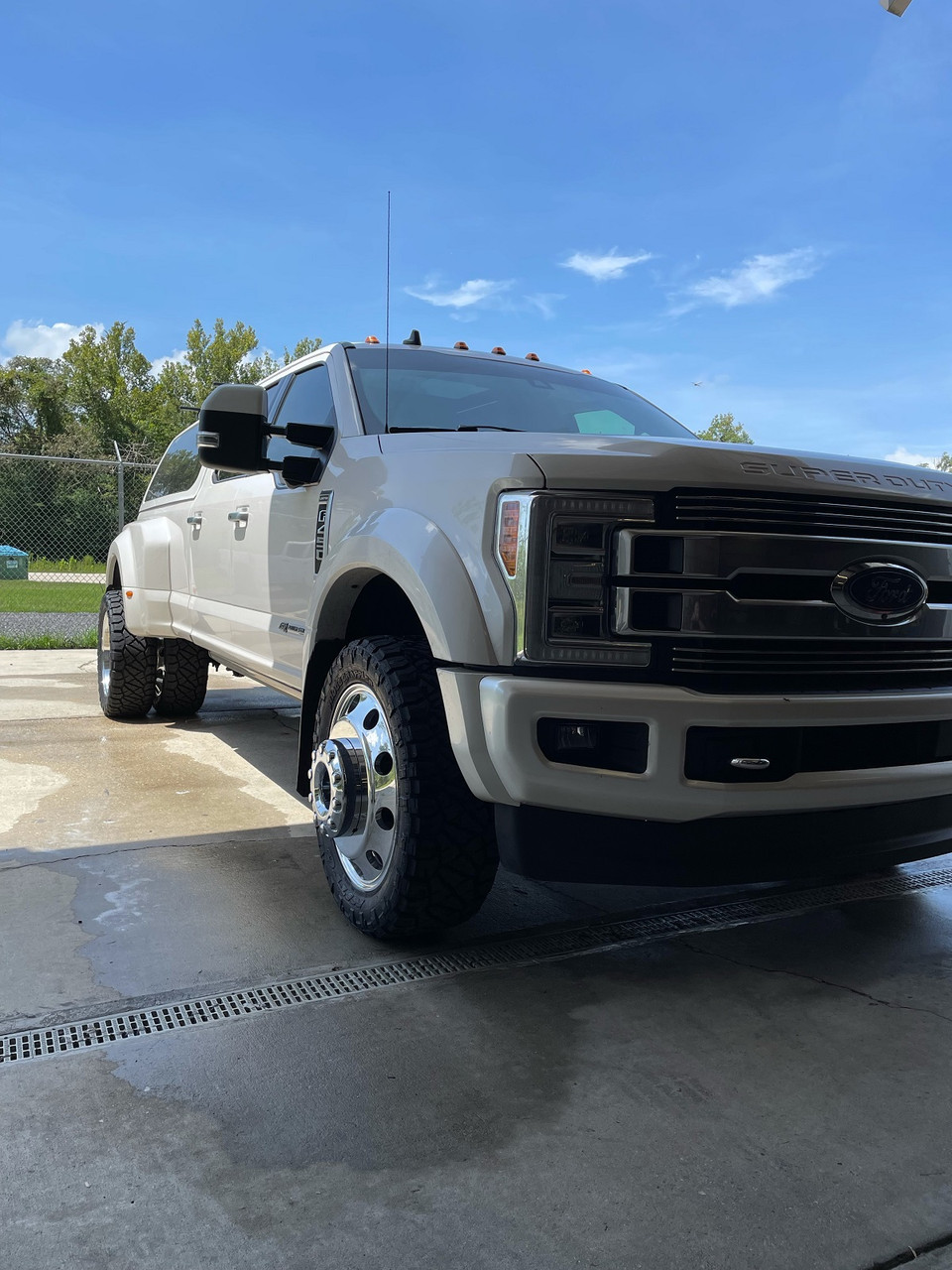 22 x 8.25 Classic Polished Ram 4500 / 5500 Dually Truck