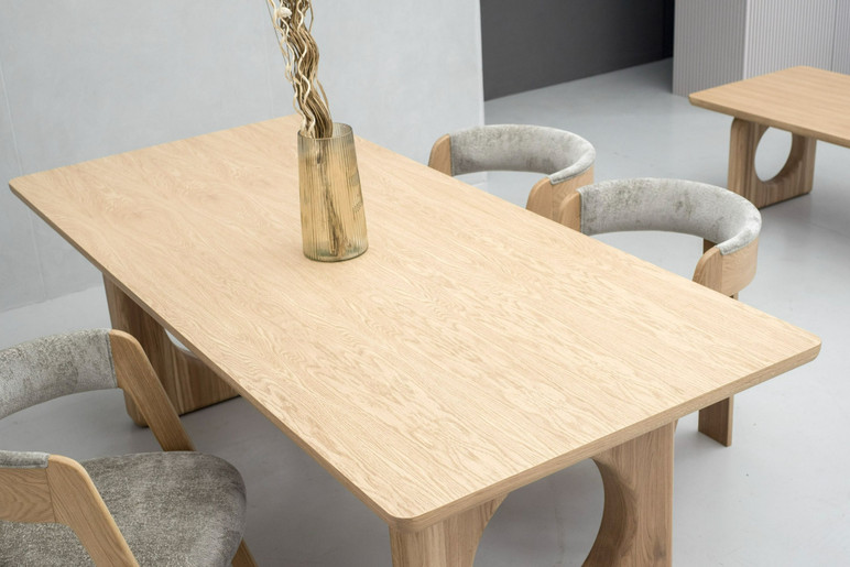 Othello Dining Table