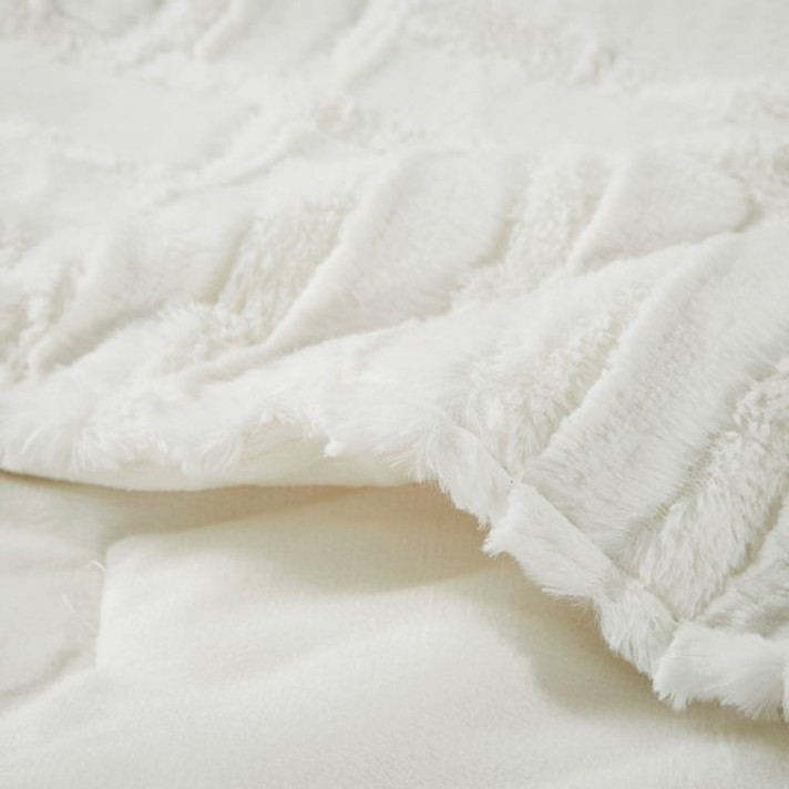 Arctica Ultra Plush Down Alternative Throw