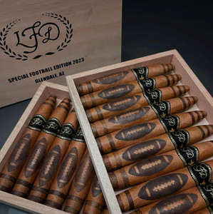 La Flor Dominicana Football