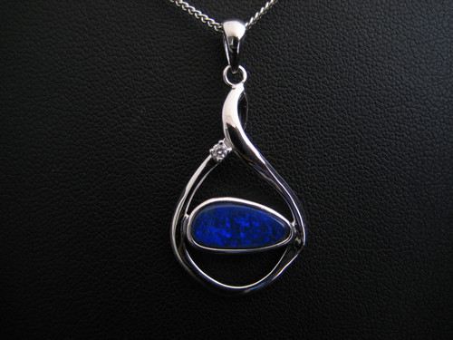 Opal doublet pendant