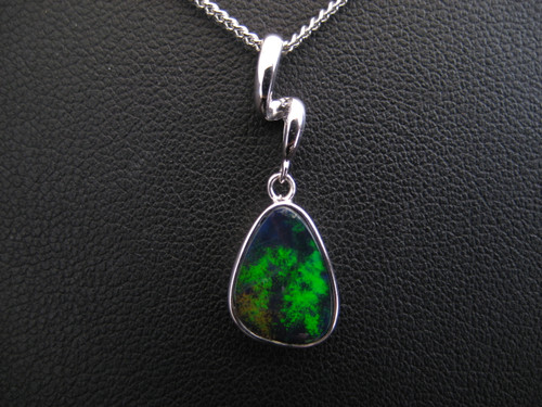 Opal doublet pendant