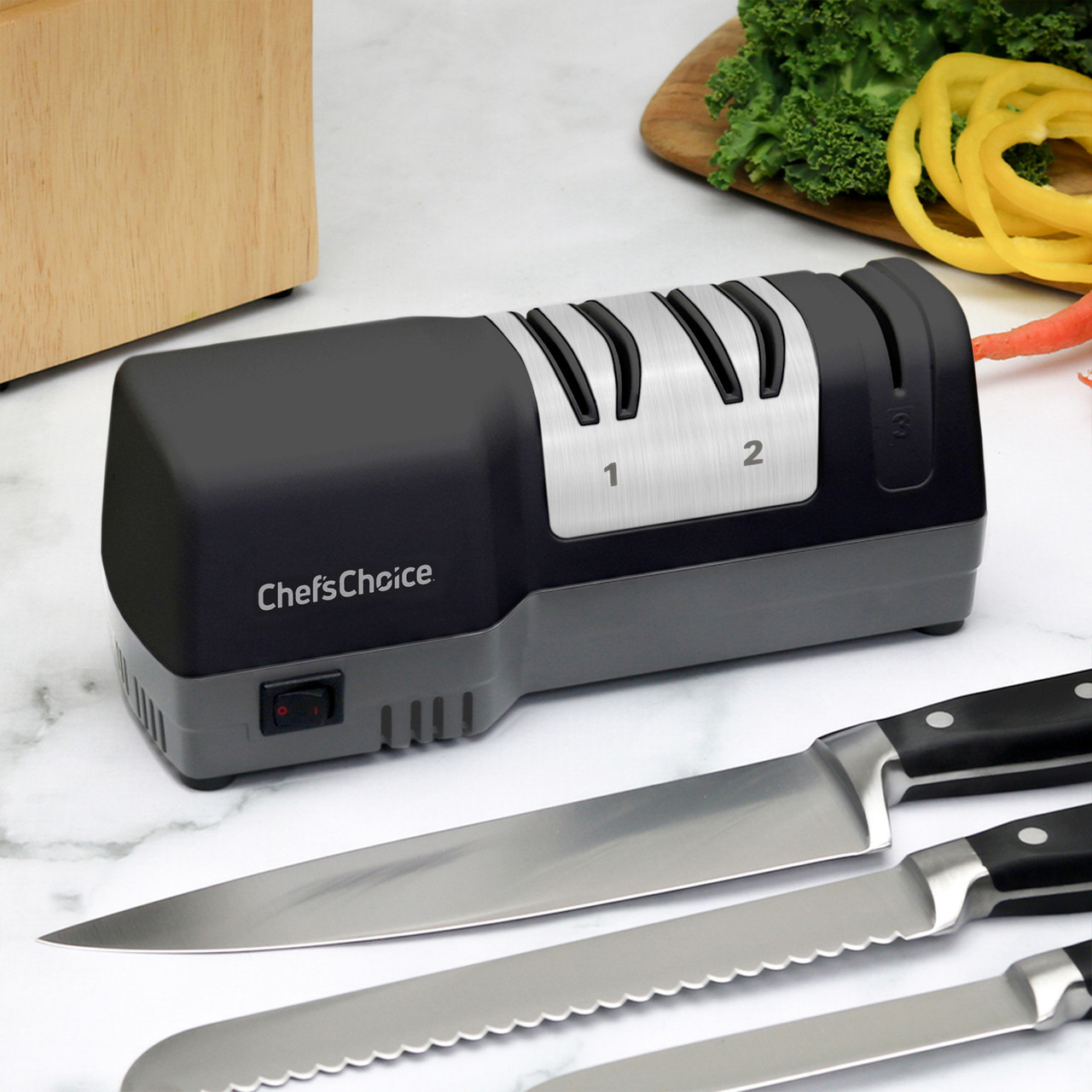 The Chef's Choice 4643 AngleSelect professional manual sharpener is ideal  for both 15- and 20-degree class knives. Using 100 percent diamonds, the  hardest natural substance on earth, our patented abrasives sharpen edges