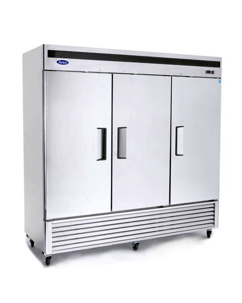 Atosa Bottom Mount (3) Three Door Freezer Dimensions: 81.9 x 31.5 x 83.2 (4'' Castor) Model MBF8504