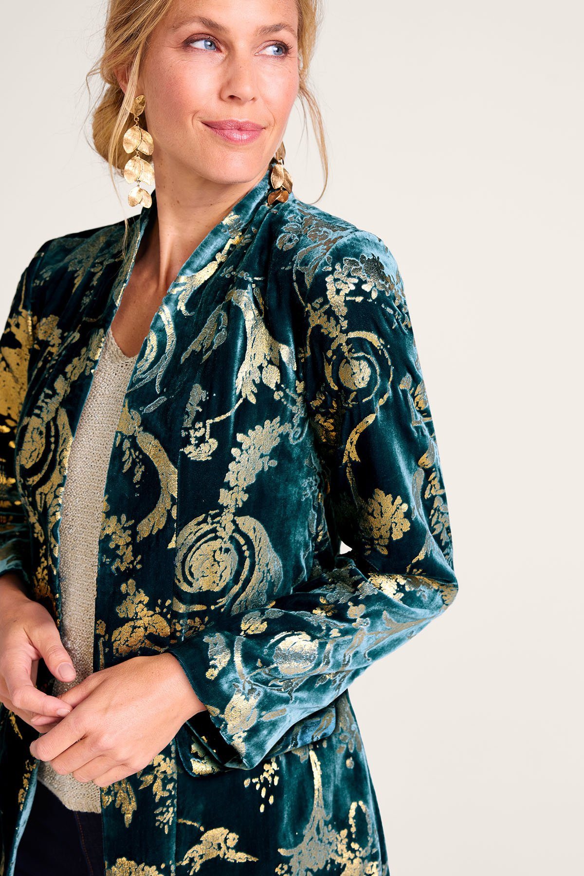 Marquee Velvet Duster - thumbnail 4
