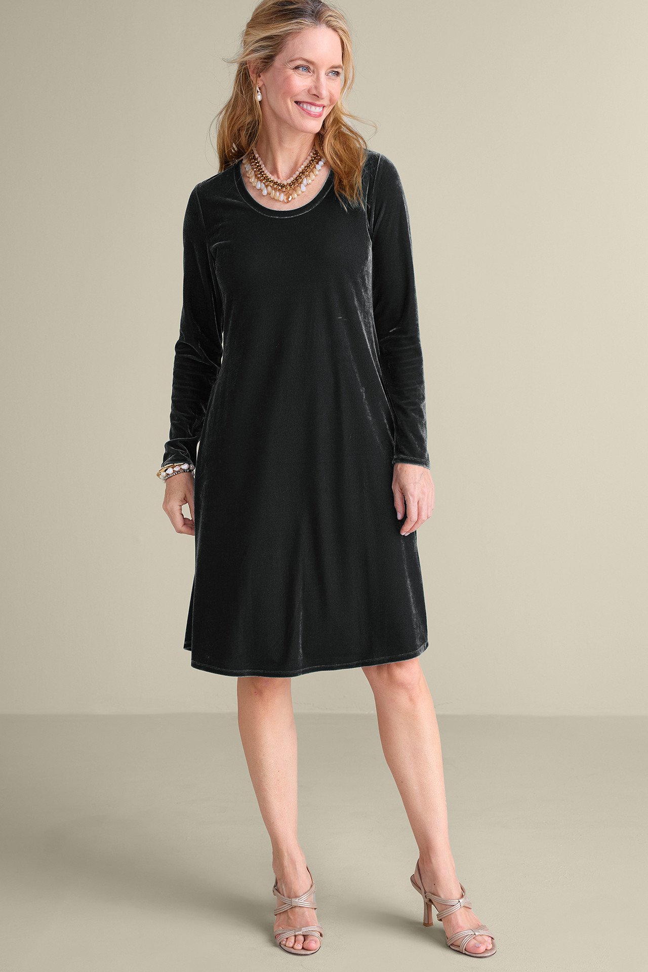 Short Santiago Velvet Dress - thumbnail 4