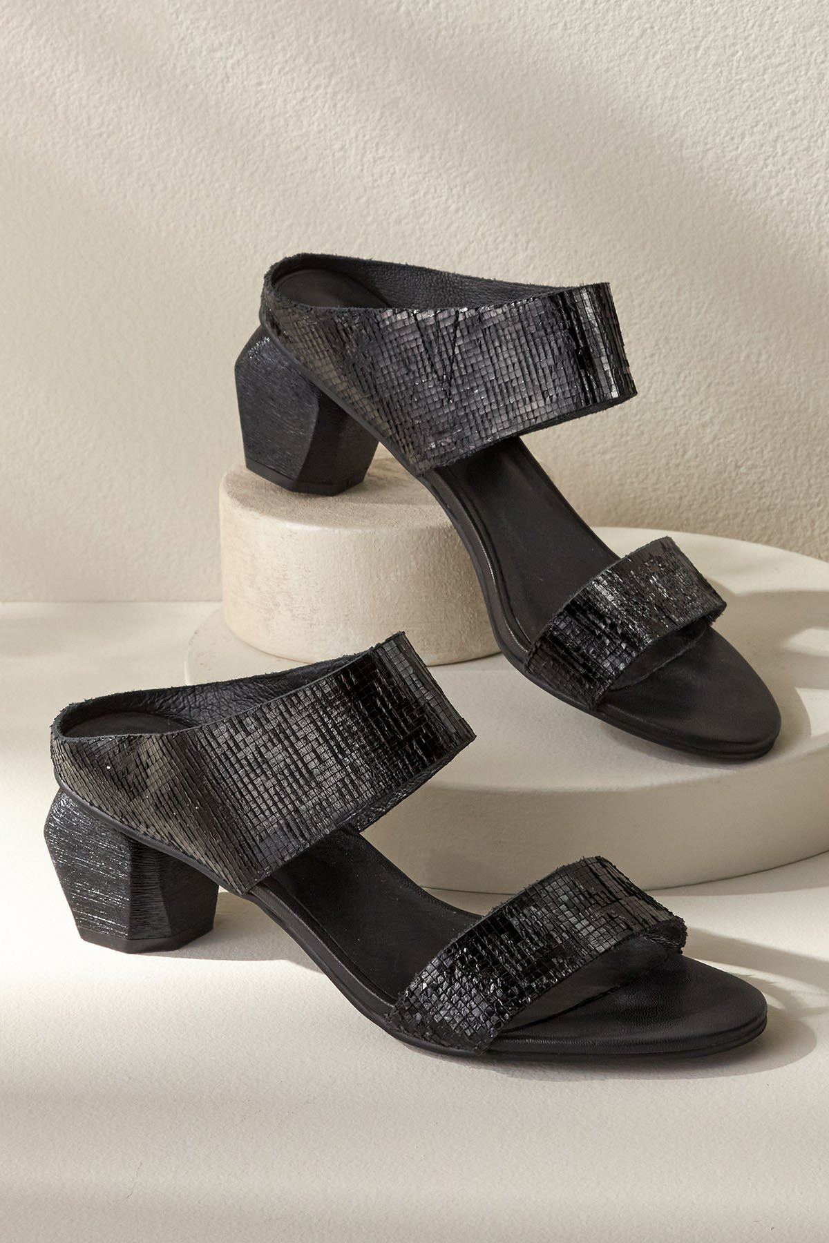 Antelope Amelia Textured Sandal