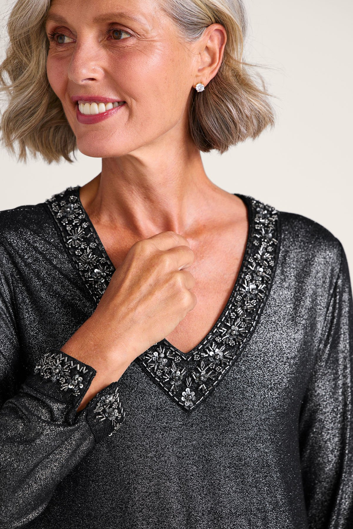 Elaria Beaded V-neck Knit Tunic - thumbnail 4
