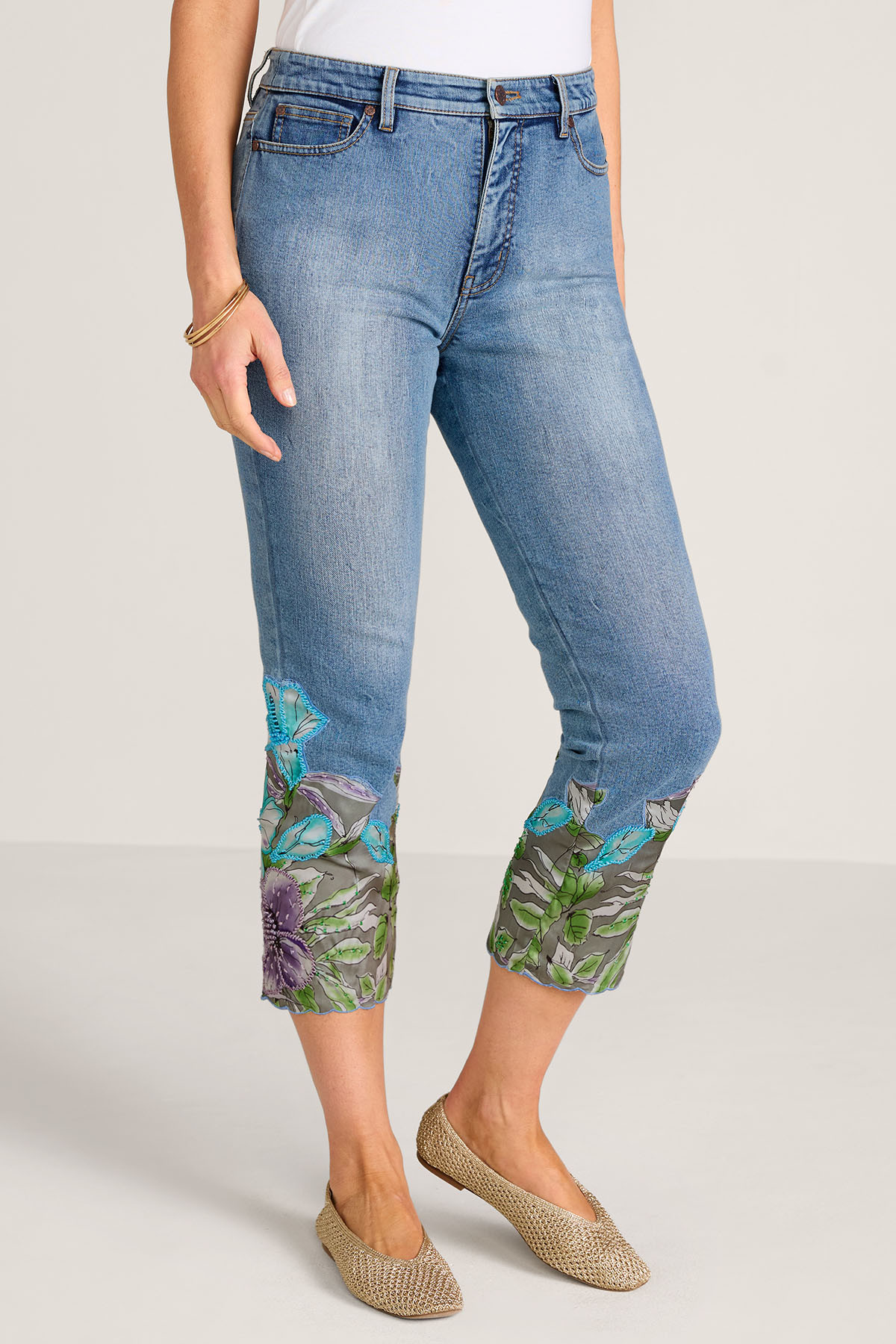 Appliqued Slim Leg Crop Jeans - thumbnail 3