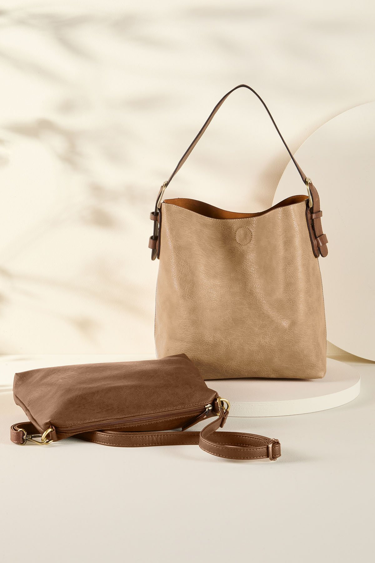 Gabrielle Classic Handbag with Pouch - thumbnail 9