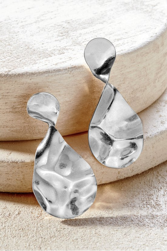 Nisa Twist Earring