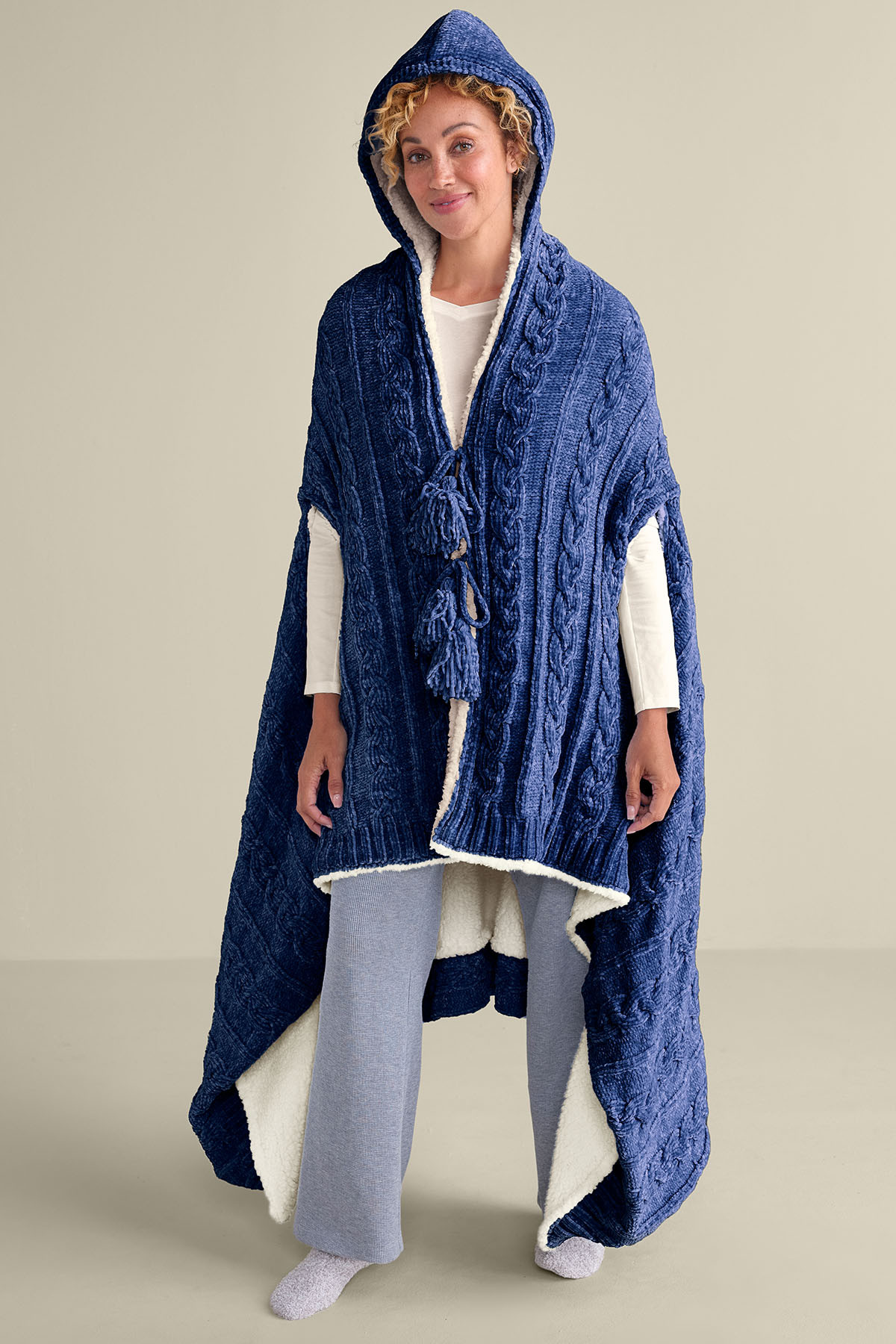 Chenille Sherpa Wearable Throw - thumbnail 5