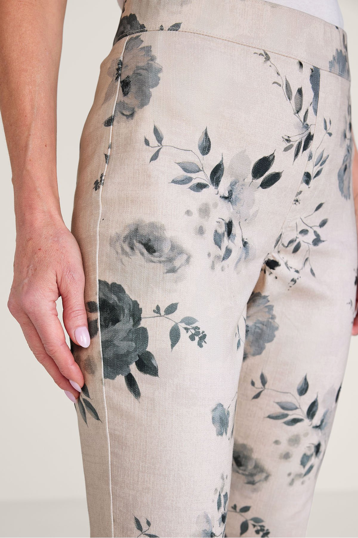 Shadow Floral Slim Leg Pull On Jeans - thumbnail 5