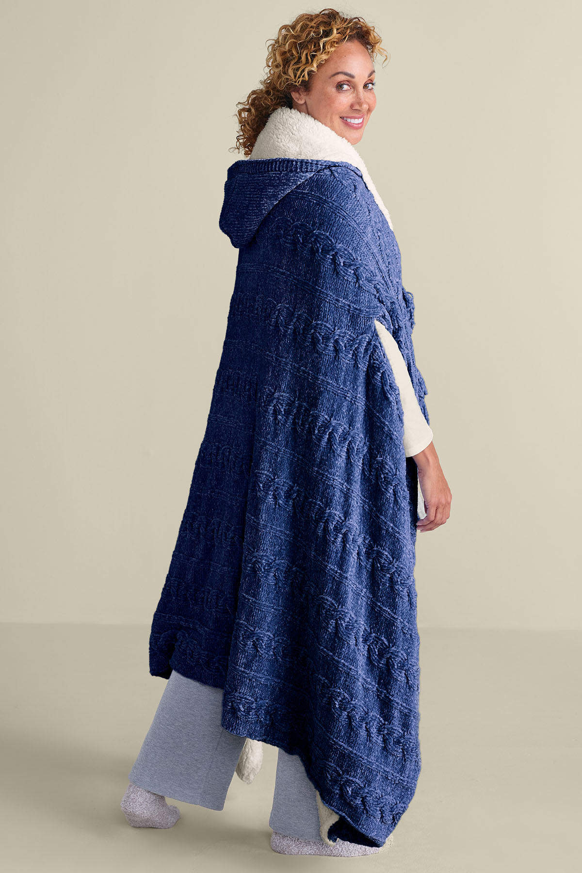Chenille Sherpa Wearable Throw - thumbnail 3