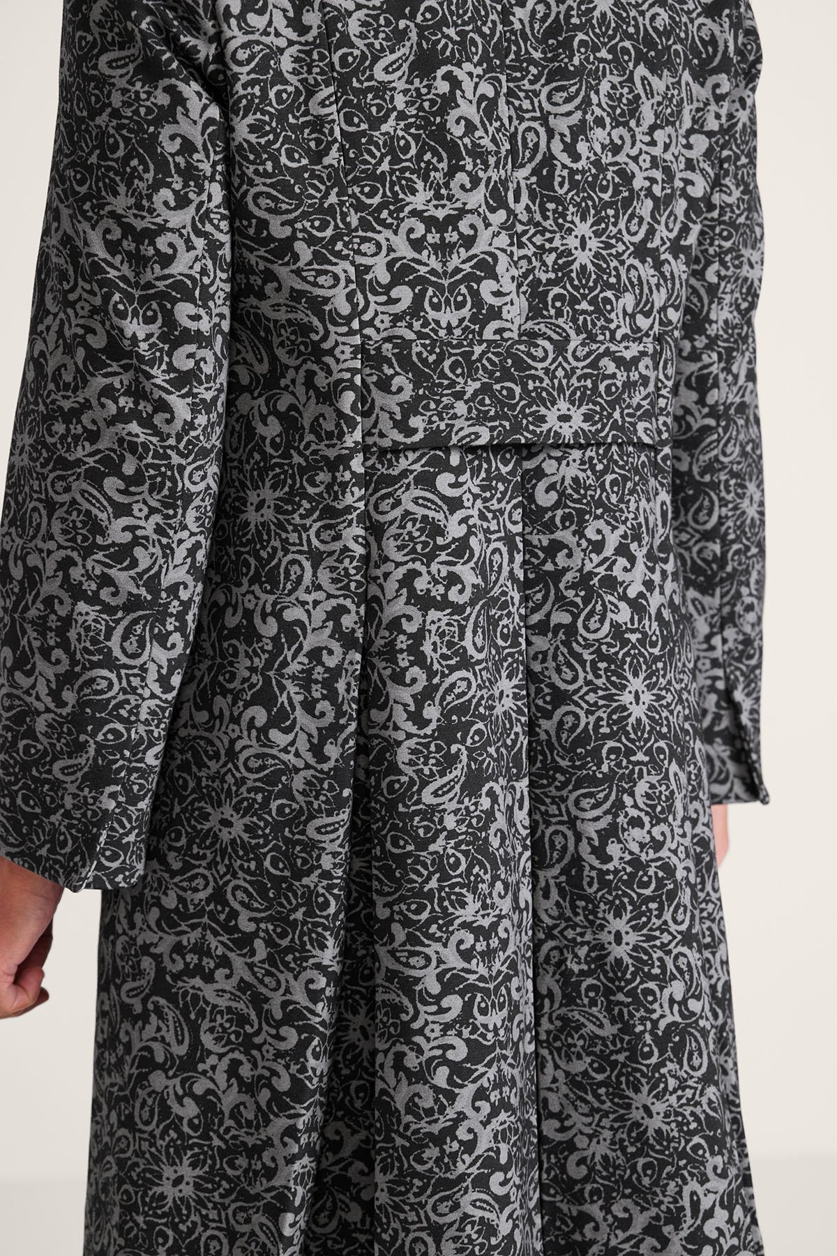 Ovation Mid Length Ponte Theater Coat - thumbnail 4