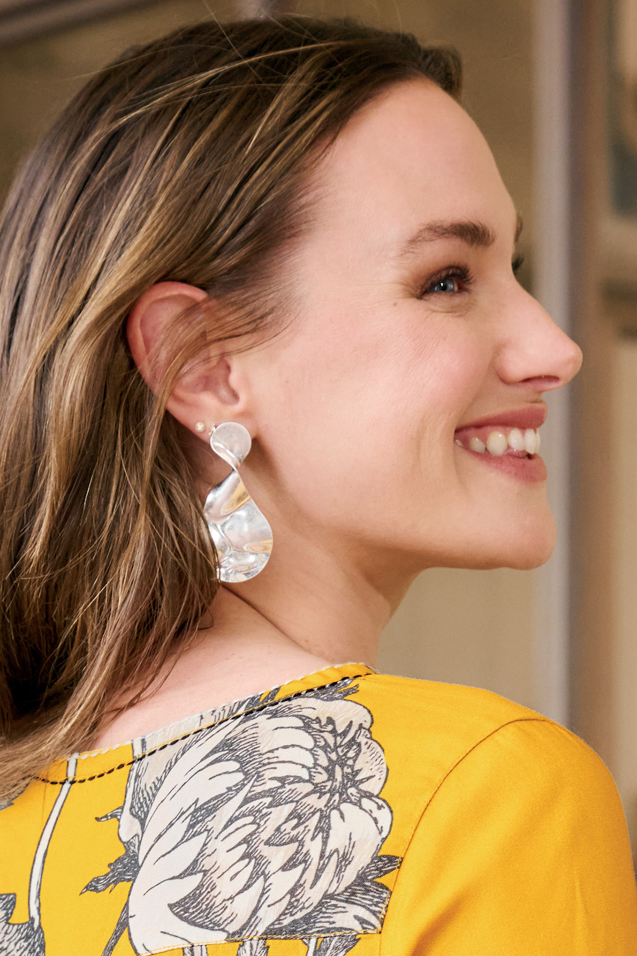 Nisa Twist Earring - thumbnail 3