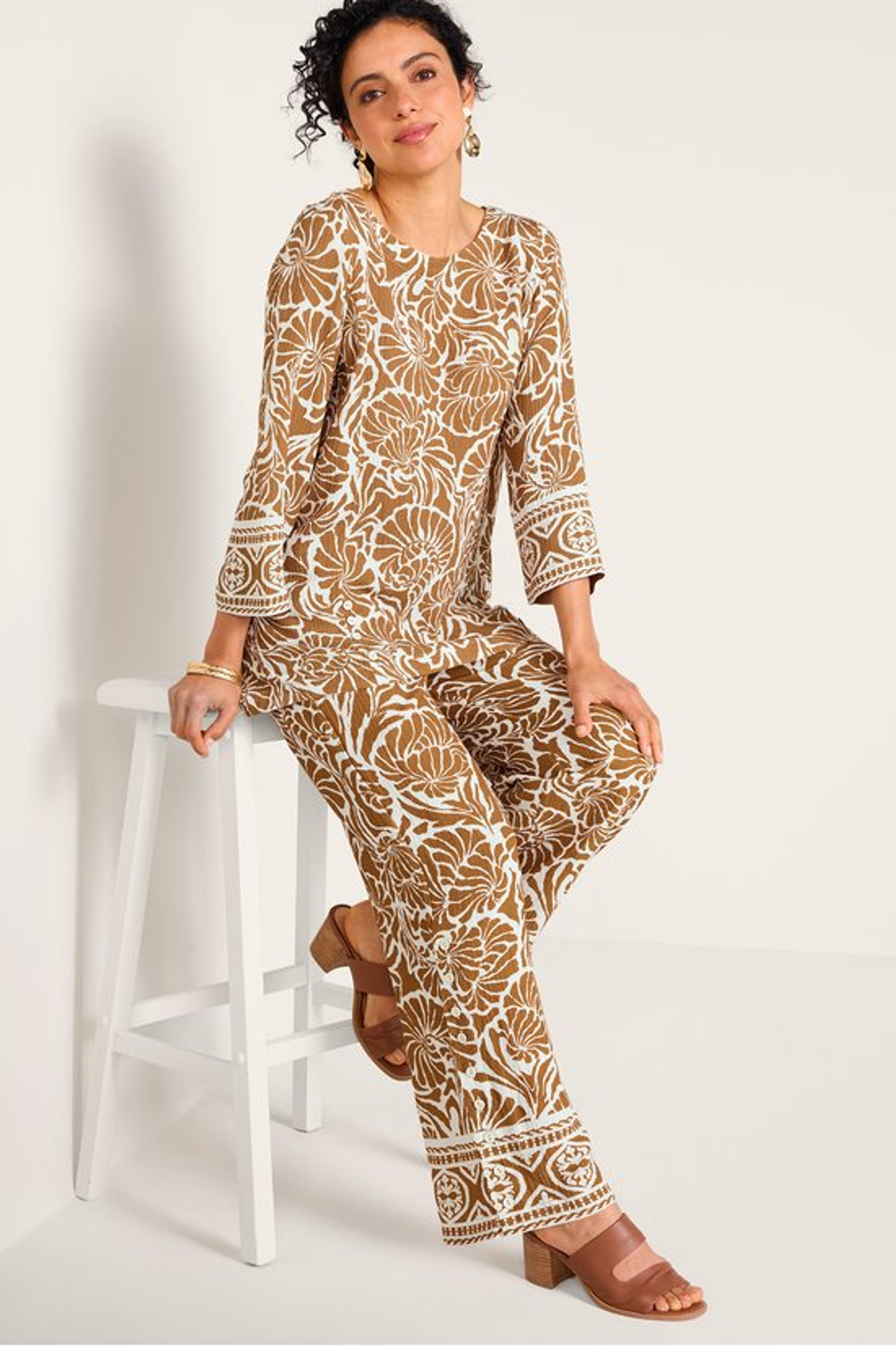 2ew35__nautical-shells-neutral_0