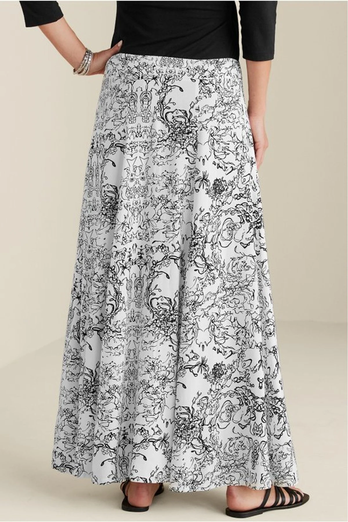 2fv05__black-white-floral_3