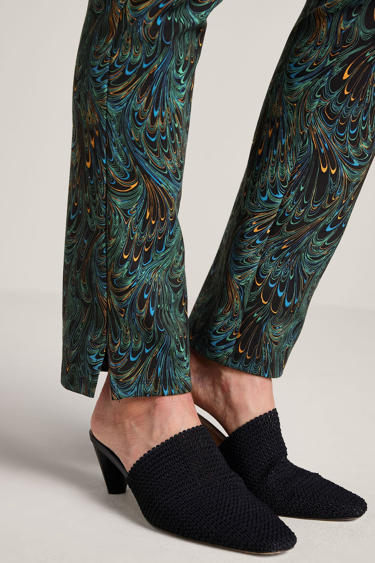 2gm70__black-marbled-peacock_5