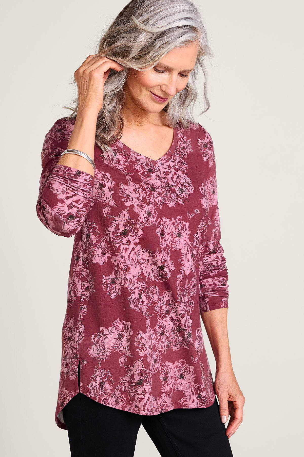 2gn18__textured-floral-wine_0