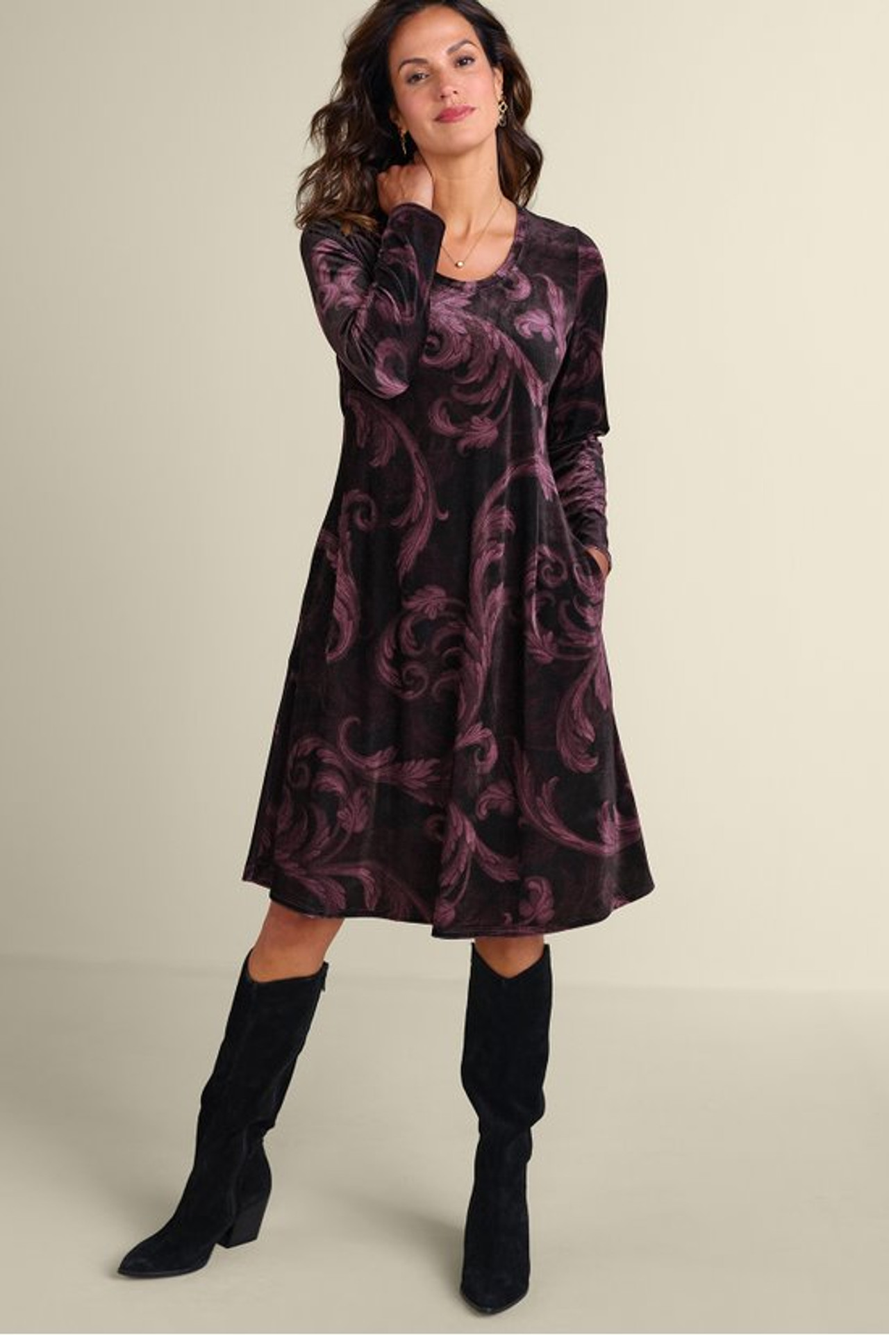2gr75__romantic-scroll-wine_0