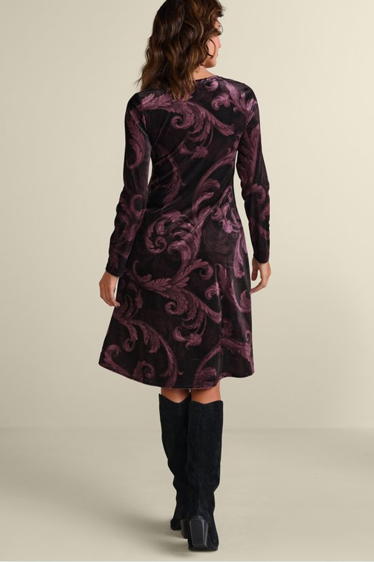 2gr75__romantic-scroll-wine_2