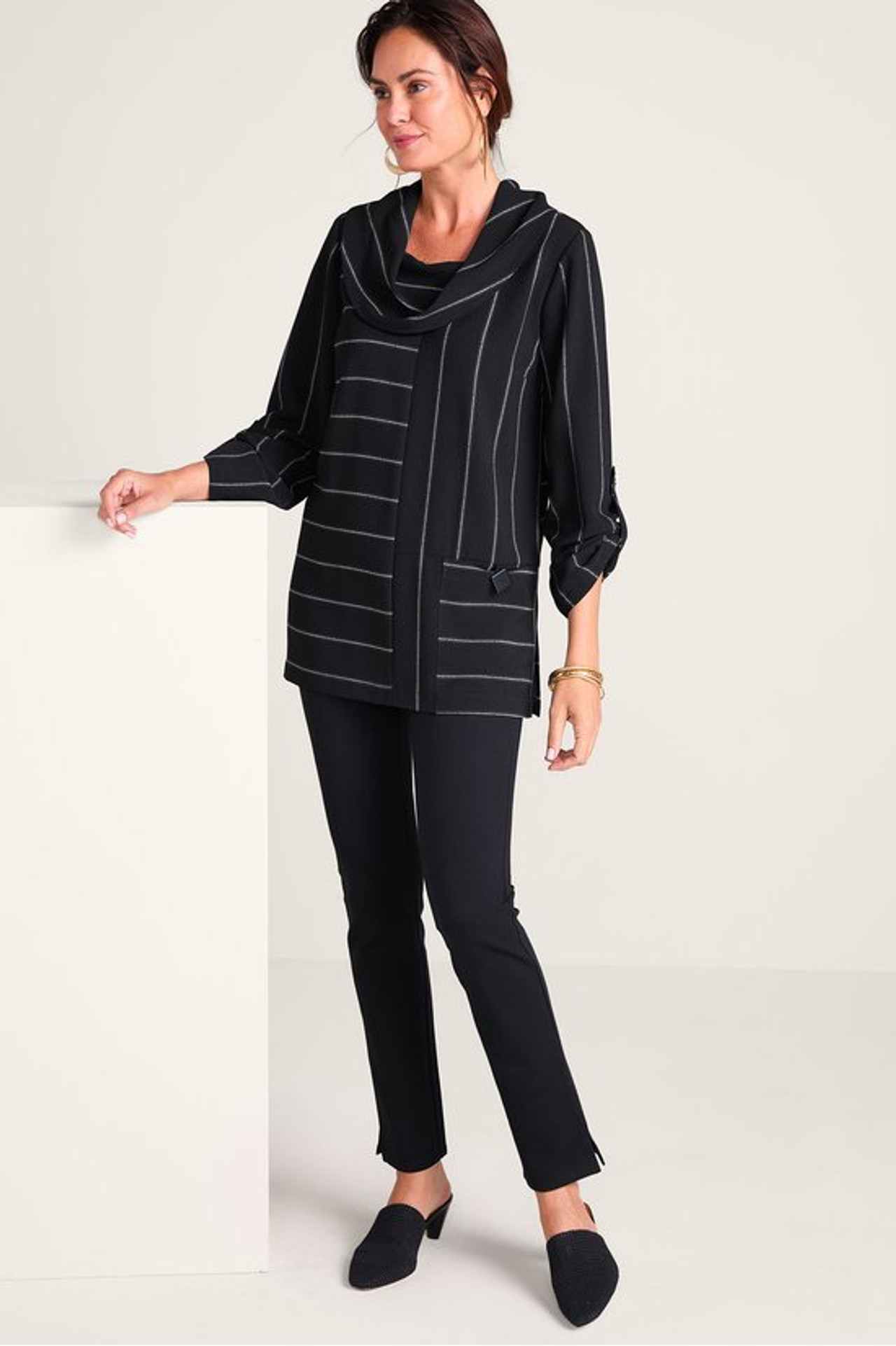 2cq29__black-white-stripe_2