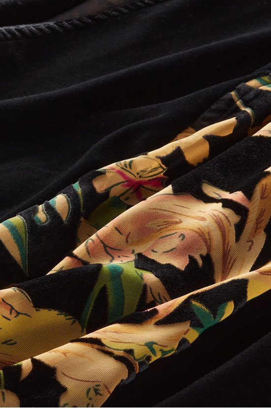 2ha66__black-rose-garden_6