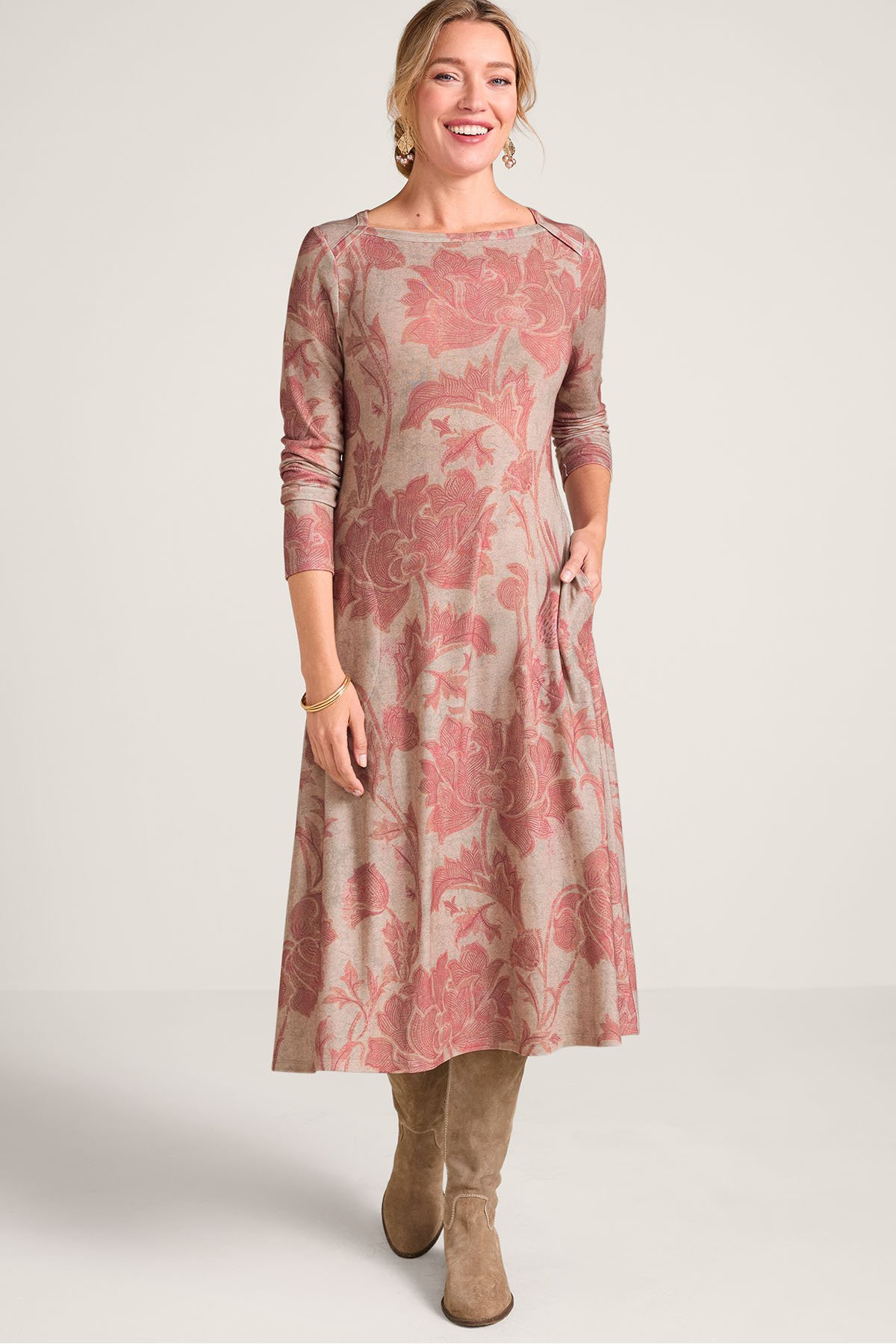 2hd56__rose-woodblock-traveler_0