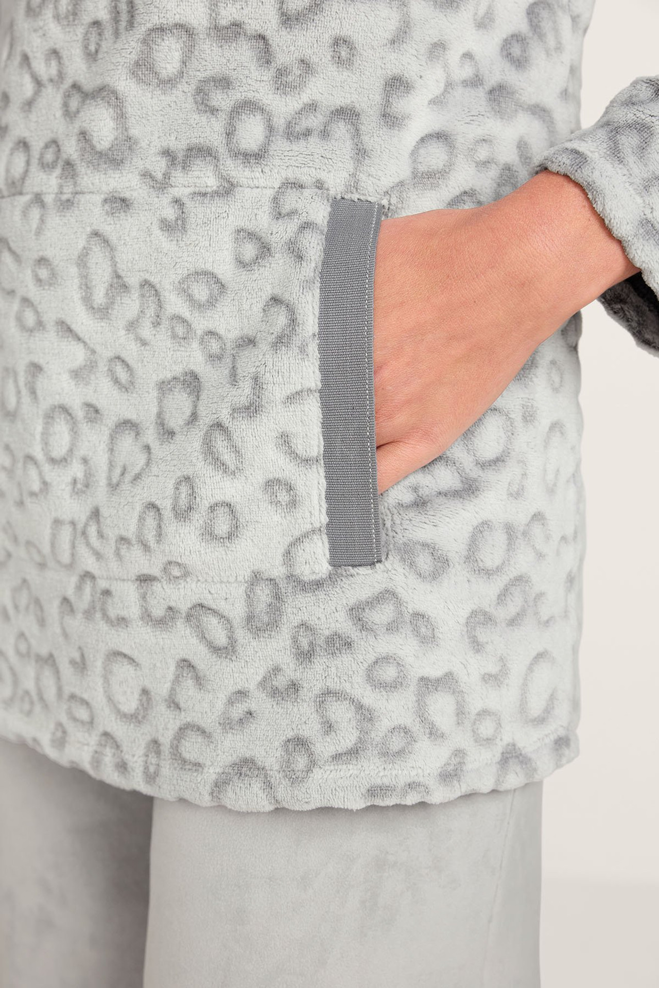 2hd37__grey-leopard_5