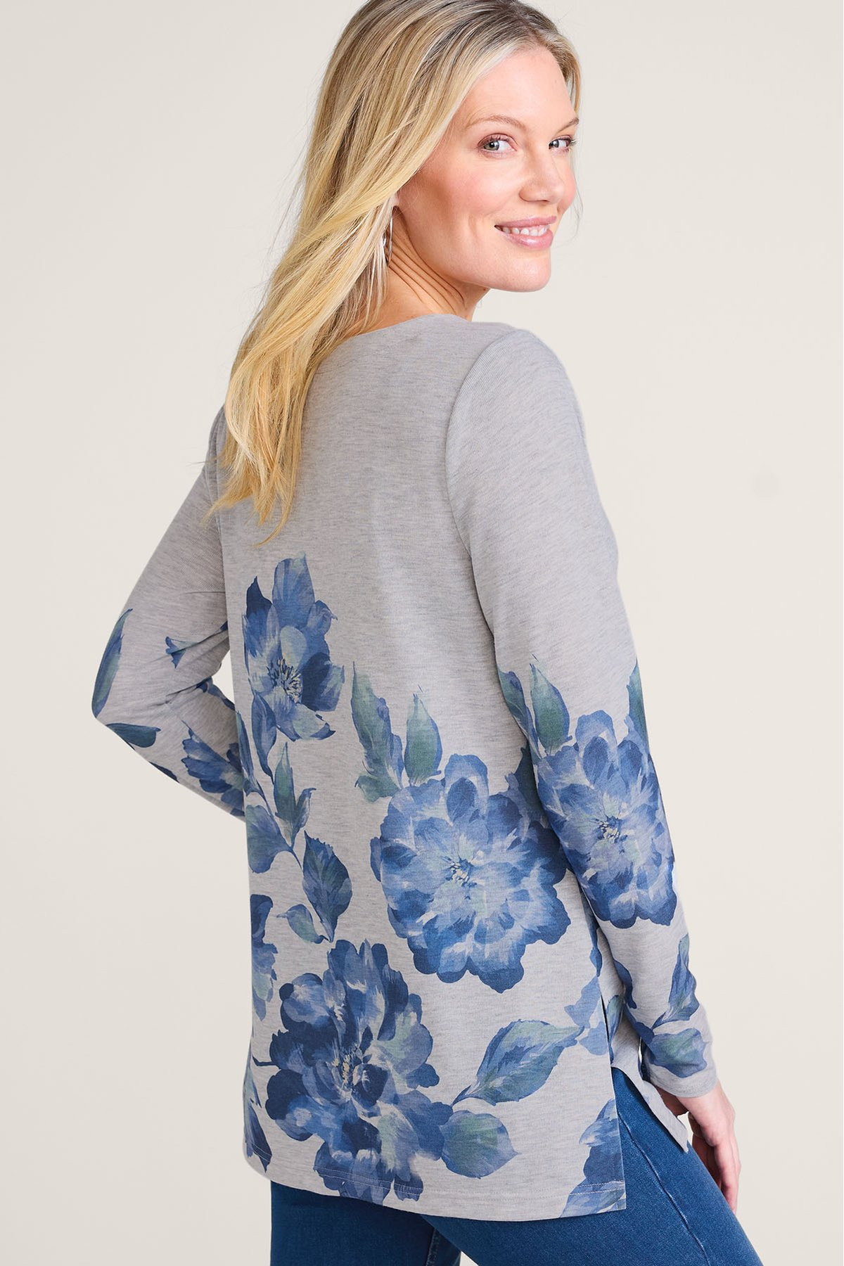 2he56__gray-blue-flowing-garden_3