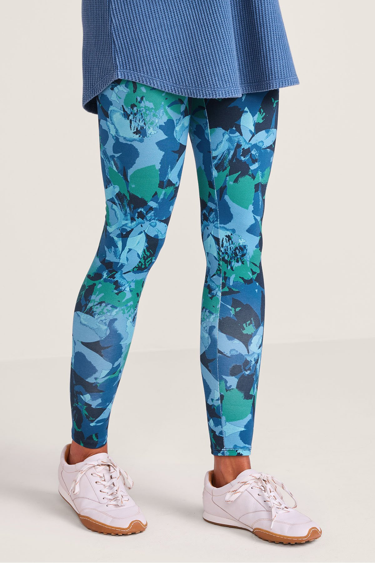 2fr05__blue-layered-foliage_2