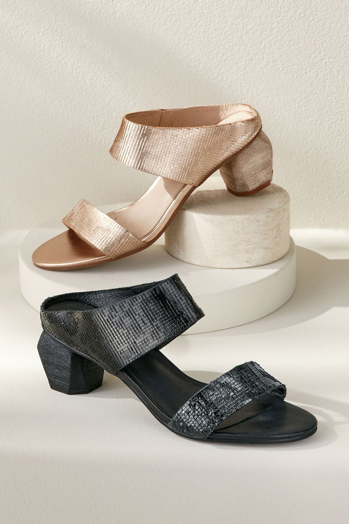 Antelope Amelia Textured Sandal