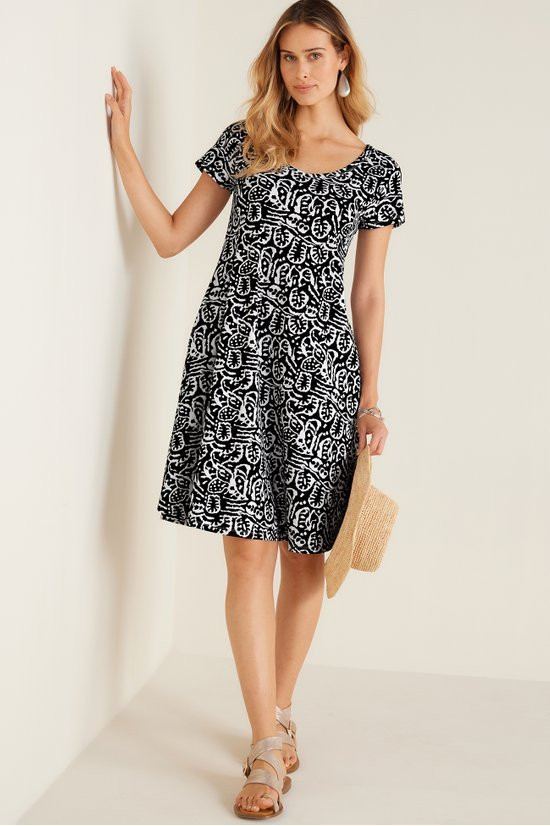 2fa97__black-white-botanical_0