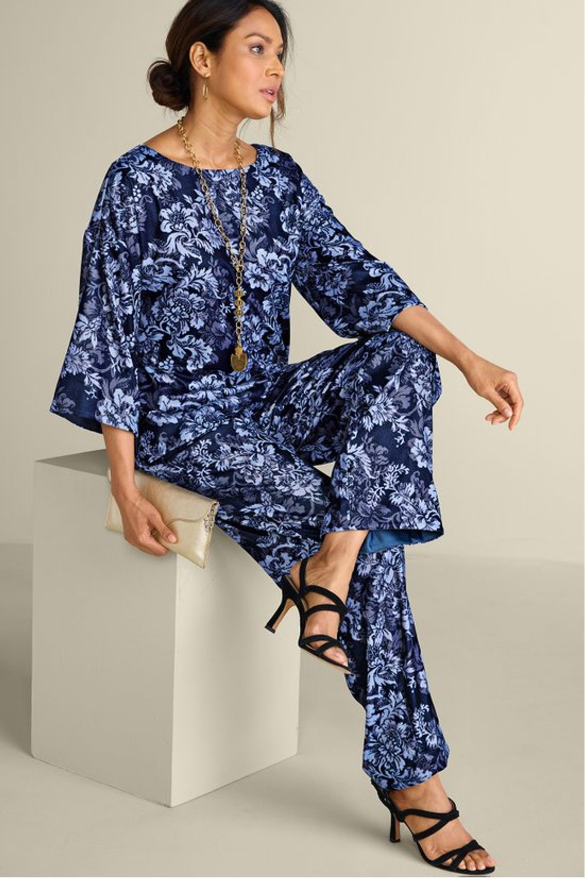 2fz90__chalet-lace-blue_2