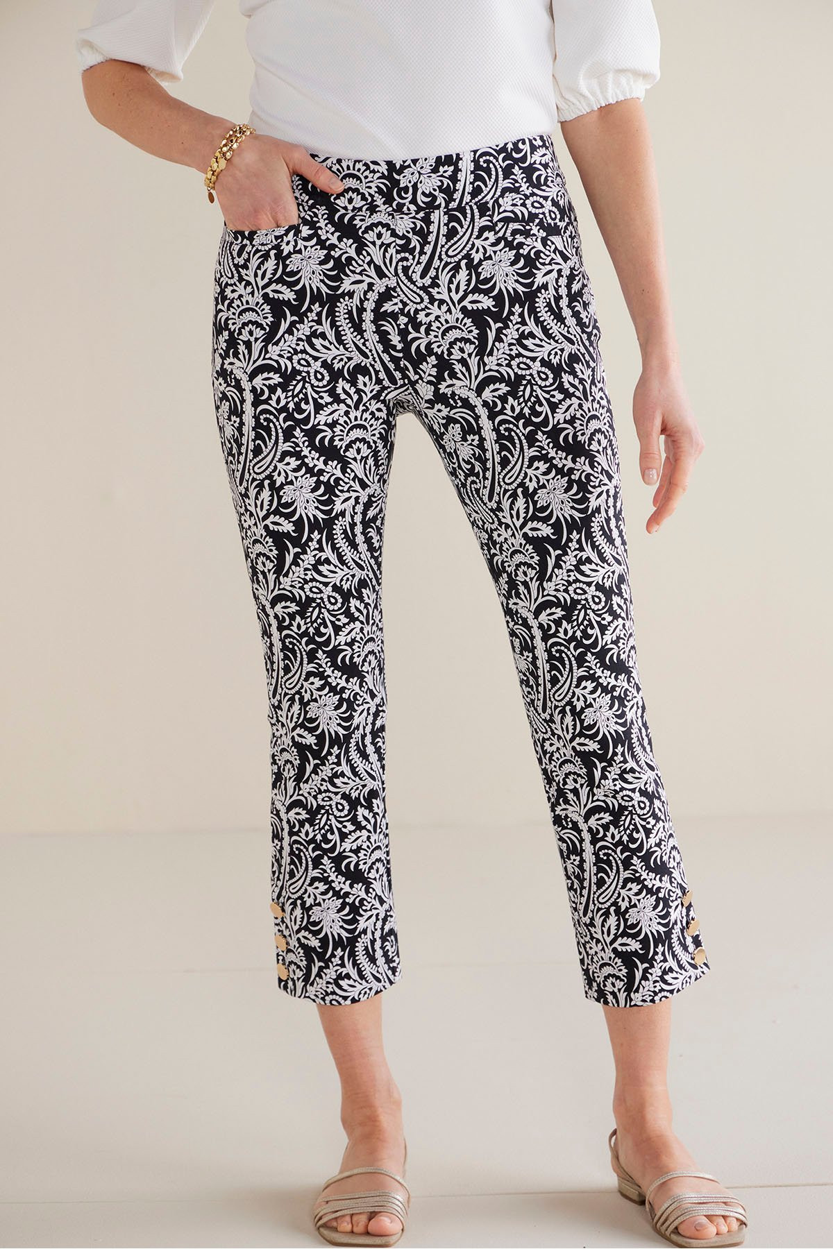 2gf51__black-white-paisley_2